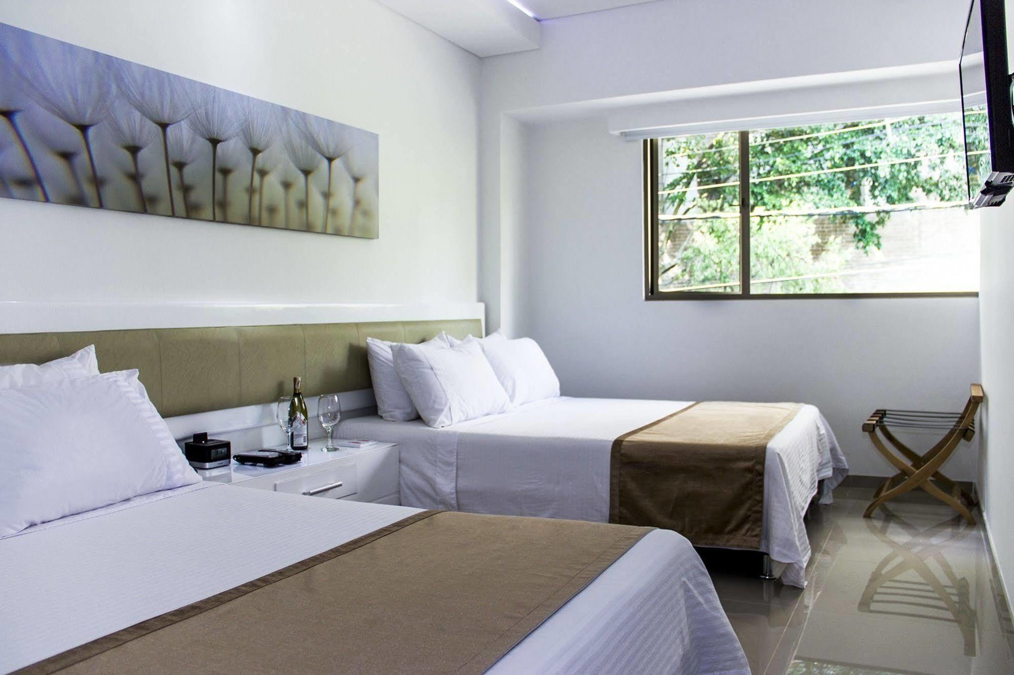 Hotel Zona A เมเดยิน ภายนอก รูปภาพ
